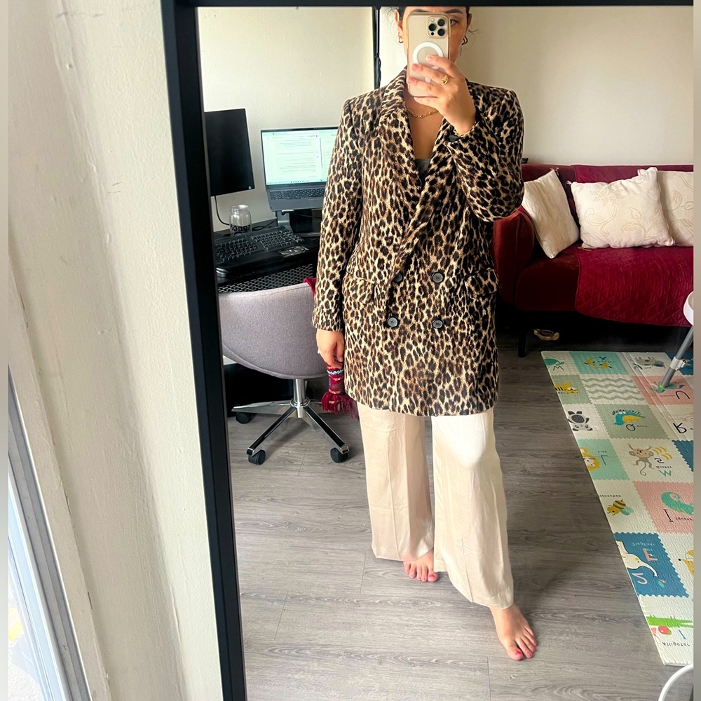 Beautiful animal print Zara coat size M